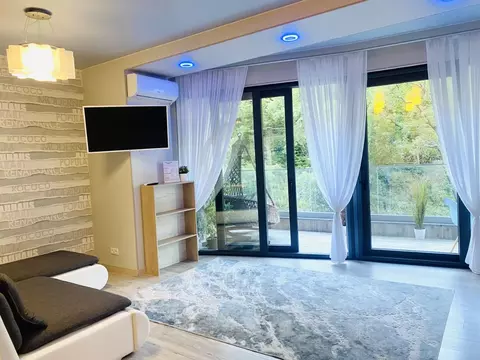 2-к кв. Крым, Ялта проезд Парковый, 6Б (76.8 м)