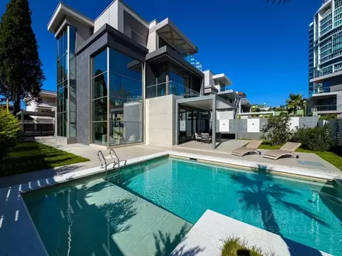 Дом в Краснодарский край, Сочи Светлана мкр, ул. Гагринская (300 м)