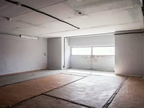 Склад в Санкт-Петербург пл. Конституции, 2 (85 м)