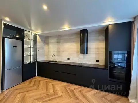 2-к кв. Тюменская область, Тюмень ул. Республики, 204к10 (73.3 м)