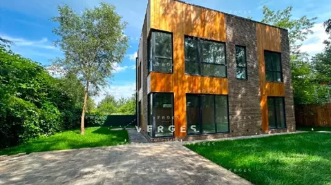 Дом в Московская область, Одинцовский городской округ, д. Жуковка  ...