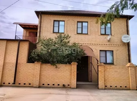 Дом в Астраханская область, Приволжский район, с. Растопуловка ...