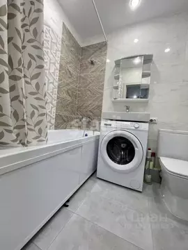 1-к кв. Тюменская область, Тюмень Рощино мкр, ул. Александра ...