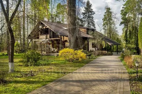 Коттедж в Московская область, Одинцовский городской округ, д. Жуковка  ...