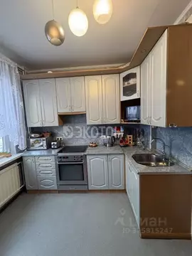 3-к кв. Санкт-Петербург Серебристый бул., 38 (70.4 м)