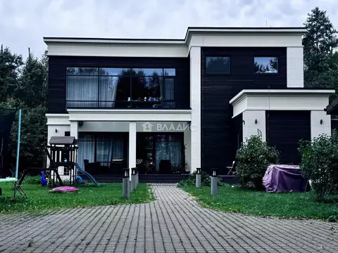 Дом в Санкт-Петербург Соловьиная ул., 13к2 (200 м)