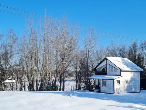 Дом в Ленинградская область, Лужский район, Оредежское с/пос, д. ...