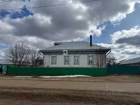 Дом в Башкортостан, Илишевский район, Ишкаровский сельсовет, с. Лаяшты ...