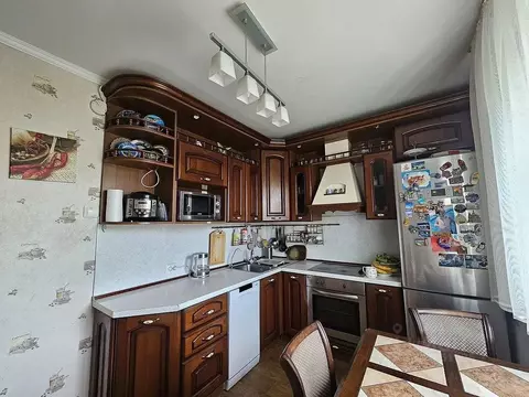 3-к кв. Тюменская область, Тюмень Антипино мкр, ул. Александра ...