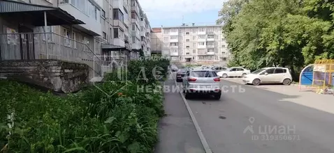 2-к кв. Кемеровская область, Кемерово Октябрьский просп., 52 (43.9 м)