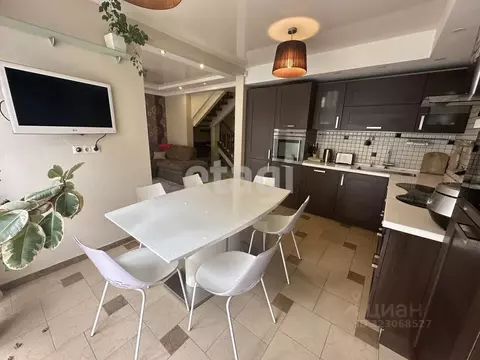 5-к кв. Красноярский край, Красноярск Взлетка мкр, ул. Батурина, 32 ...