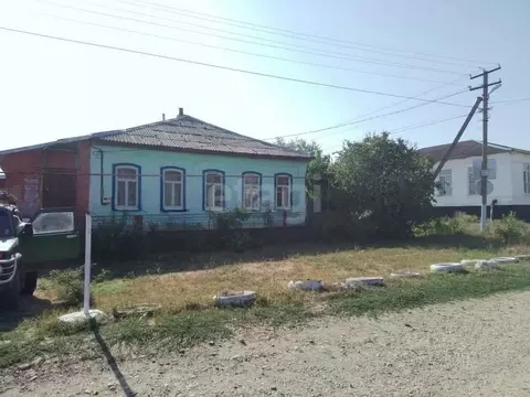Дом в Краснодарский край, Каневской район, Новоминское с/пос, ...