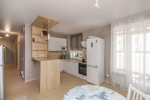 3-к кв. Тюменская область, Тюмень ул. Владимира Бахарева, 3к1 (70.6 м)