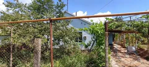 Дом в Крым, Сакский район, Охотниковское с/пос, с. Орлянка пер. ...