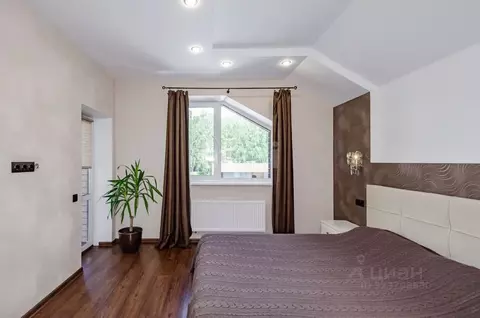 Дом в Свердловская область, Белоярский пгт ул. Лазурная, 34 (241 м)