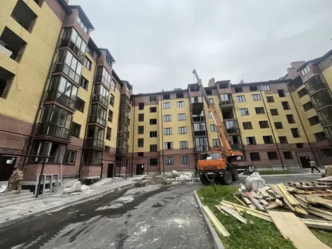 3-к кв. Северная Осетия, Владикавказ ул. Билара Кабалоева, 20А (82.0 ...