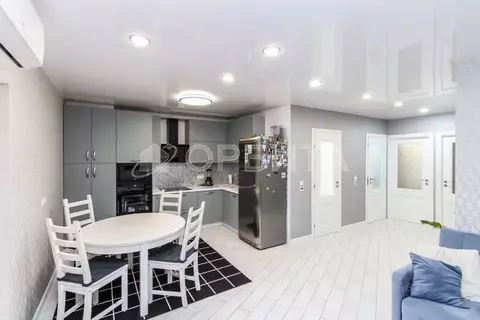 3-к кв. Тюменская область, Тюмень Мелиораторов мкр, ул. Мелиораторов, ...