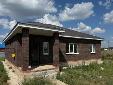 Дом в Оренбургская область, Оренбургский район, Ивановский сельсовет, ...