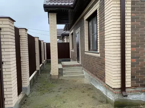 Дом в Адыгея, Тахтамукайский район, Яблоновский пгт ул. Анатолия ...