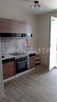 Студия Тюменская область, Тюмень ул. Парада Победы, 9 (21.1 м)