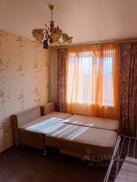 Комната Калужская область, Калуга ул. Платова, 40 (15.0 м)