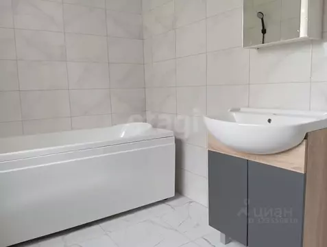 Дом в Ленинградская область, Ломоносовский район, д. Гостилицы ул. ...