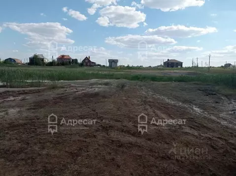 Участок в Волгоградская область, Светлоярский район, Кировское с/пос, ...