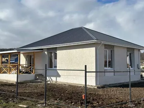 Дом в Крым, Симферопольский район, Добровское с/пос, с. Пионерское ул. ...