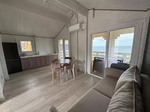 Дом в Крым, Ленинский район, Глазовское с/пос, с. Юркино ул. Кирова, ...