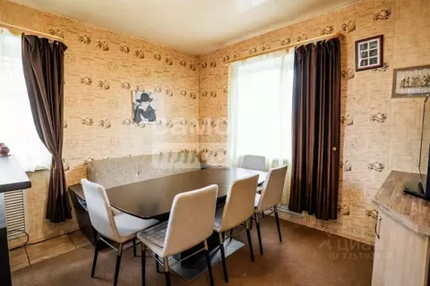 Коттедж в Челябинская область, пос. Нижний Уфалей ул. Малышева (360 м)