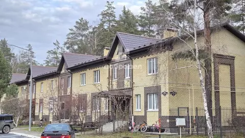 Дом в Свердловская область, Екатеринбург ул. Адмирала Ушакова, 4 (127 ...