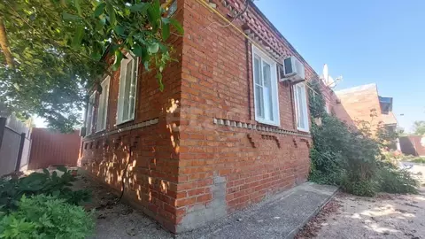 Дом в Краснодарский край, Ейский район, Камышеватская ст-ца Тихая ул. ...