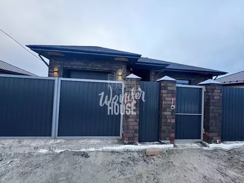 Дом в Тюменская область, Тюмень ул. Михаила Баранова (140 м)