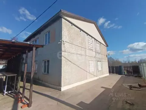 Дом в Ленинградская область, Киришский район, Глажевское с/пос, пос. ...