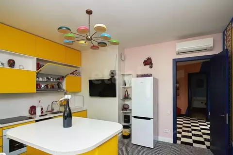 2-к кв. Тюменская область, Тюмень ул. 50 лет Октября, 4 (50.0 м)