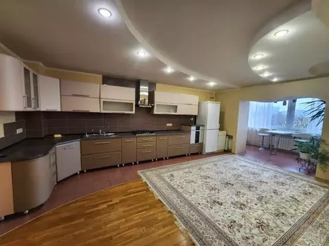 4-к кв. Саратовская область, Саратов проезд 7-й Дегтярный, 1 (150.0 м)