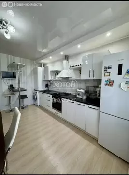 3-комнатная квартира: Элиста, 10-й микрорайон, 120к1 (90 м)