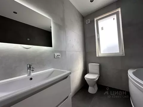 Дом в Крым, Симферопольский район, Добровское с/пос, с. Заречное ул. ...