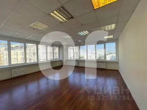 Офис в Москва Большая Татарская ул., 35С3 (304 м)
