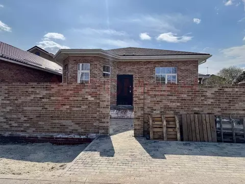 Дом в Ростовская область, Ростов-на-Дону Днепростроевская ул. (140 м)