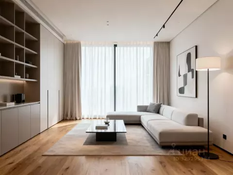 3-к кв. Москва Малая Бронная ул., 44 (135.0 м)