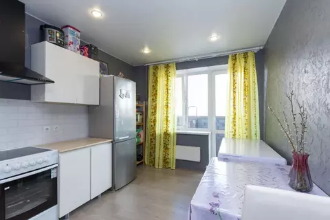 2-к кв. Тюменская область, Тюмень ул. Тимофея Чаркова, 28 (52.6 м)