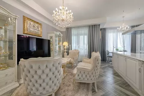 Продается 4-комнатная квартира