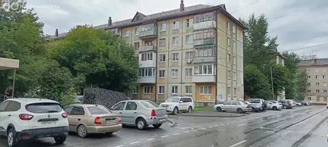 2-комнатная квартира: Тюмень, Заводская улица, 2 (42.9 м)