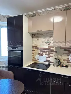 2-к кв. Курская область, Курск просп. Вячеслава Клыкова, 30 (65.0 м)