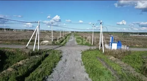 Участок в Тюменская область, Тюменский муниципальный округ, д. ...