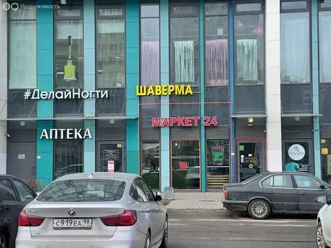 Торговая площадь (148 м)