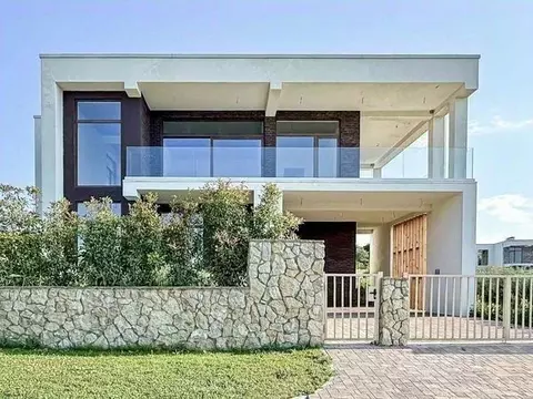 Дом в Краснодарский край, Новороссийск городской округ, Натухаевская ...