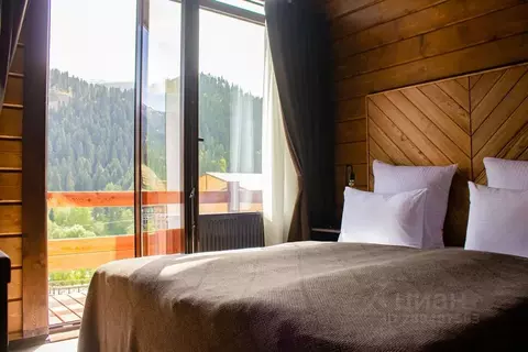 Дом в Карачаево-Черкесия, Зеленчукский район, с. Архыз, пос. Романтик  ...