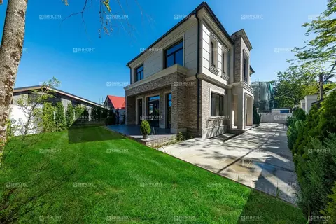 Дом в Краснодарский край, Сочи ул. Яна Фабрициуса, 2/37 (240 м)